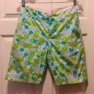 Lilly Pulitzer Aligator Print Resort Fit Bermuda Shorts Vacation Ready Size 2